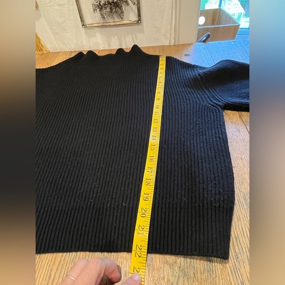 🖤 Black Merino Wool Blend Sweater – Estimated Size M/L - Picture 6 of 8